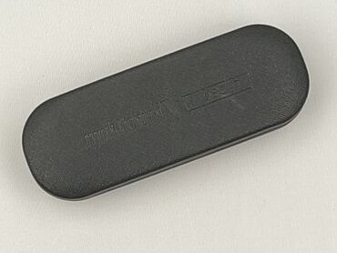 paski srebrne do sukienki: Używane etui na okulary marki Wilkinson. Wnętrze wyściełane jest