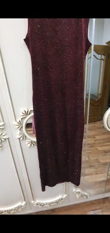 Dəstlər, kostyumlar: Qadın üçlü dəst – qara rəngdə, ağ kvadrat naxışlı. - Dəst: uzun -da lalafo.az — 5 Dəstlər, kostyumlar: Qadın üçlü dəst – qara rəngdə, ağ kvadrat naxışlı. - Dəst: uzun — 5