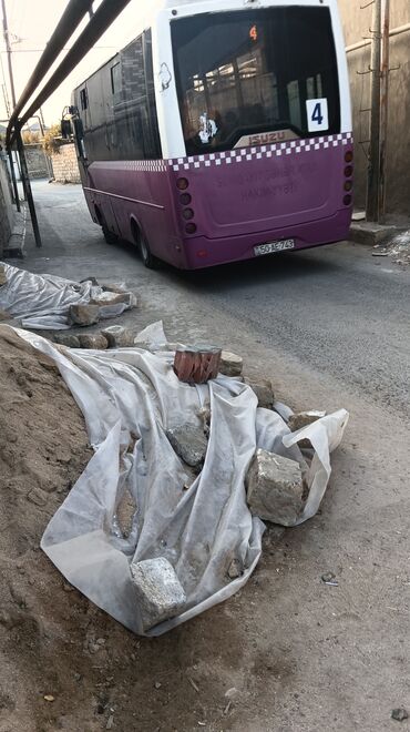 Anbar və emalatxanalar: Kohne Corat merkezden 100 addım aralıda 4 otaqlı ev satılır hec bir -da lalafo.az — 3 Anbar və emalatxanalar: Kohne Corat merkezden 100 addım aralıda 4 otaqlı ev satılır hec bir — 3