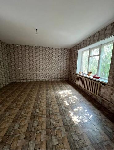 Продажа коттеджей и домов: Продаётся жилой дом с просторными комнатами и большим участком, а — 1