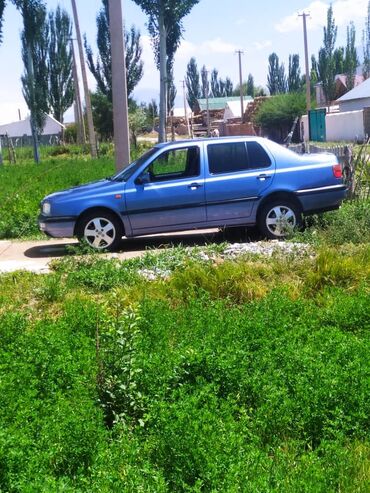 субару легайси: Volkswagen Vento: 1993 г., 1.8 л, Механика, Бензин, Седан