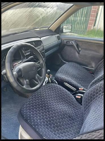 Volkswagen: Volkswagen Vento: 1993 г., 1.8 л, Механика, Седан — 3