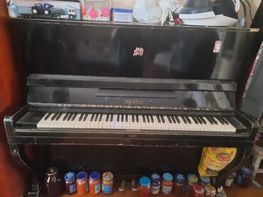 Pianino satilir qedimi maldi Kocle elaqedar tecili 110man.Unvan;Inqlab