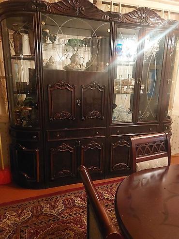 yataq dəst: Klassik üslubda mebel dəsti - Qonaq otağı üçün iri vitrinalı bufet — 2