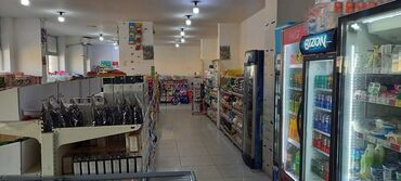 Kommersiya daşınmaz əmlakının satışı: Bineqedinin tam merkezinde market satilir. Marketden elave 5 sot