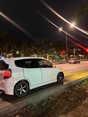 hyundai getz 2008: Honda Fit: 2005 г., 1.3 л, Хэтчбэк — 1