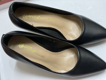 женские сандали: Туфли 35, цвет - Черный