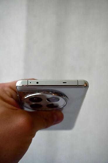 нотинг фон 1: OnePlus 12, Б/у, 256 ГБ, цвет - Белый, 2 SIM — 4