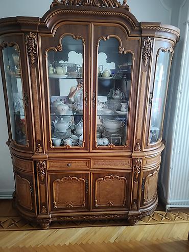 bufet: Klassik üslubda şkaf-vitrin - Material: Təbii ağac (masiv) və — 1