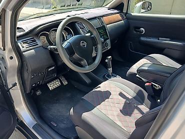 nissan note mini: Nissan Tiida hatchback, gümüşü rəng. - Kuzov: 5 qapılı hatchback — 8