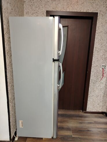 Soyuducular: 2 qapılı Samsung Soyuducu Satılır, rəng - Gümüşü — 4