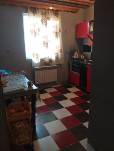 Otaqların uzunmüddətli kirayəsi: Salam ev kirayə verilir 3 otaq + 1 quxna. şəxsidir ev. uzun müddətli — 9