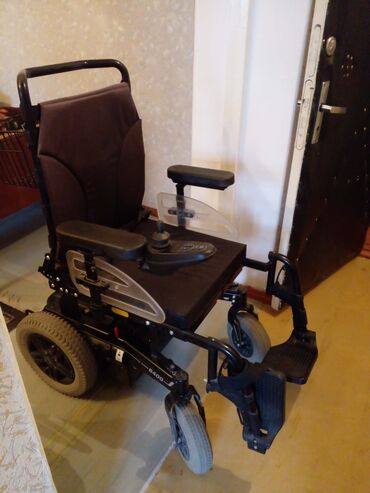 Медтовары: Продаю инвалидную коляску на аккумуляторе в отличном состоянии