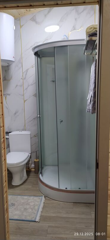 Посуточная аренда домов: В г.Каракол сдается барнхаус, теплый свеже построенный состоящий из — 13