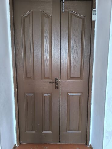 декоративные стеновые панели: Межкомнатная глухая дверь, МДФ, Double leaf of doors, Российская, цвет - Коричневый, 200 * x 80 см, Б/у