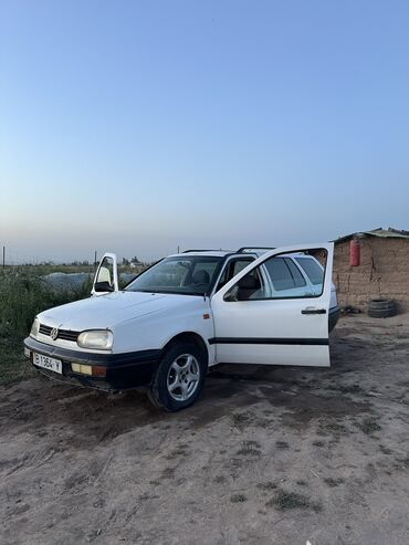 сиденья голф: Volkswagen Golf: 1994 г., 1.8 л, Механика, Бензин, Универсал