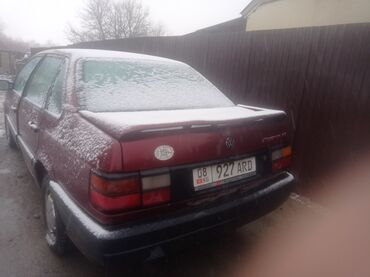 Volkswagen: Volkswagen Passat: 1993 г., 1.8 л, Механика, Бензин, Седан