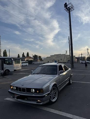 боз белер: BMW 5 series: 1990 г., 2.5 л, Кол менен иштөөчү, Седан — 1