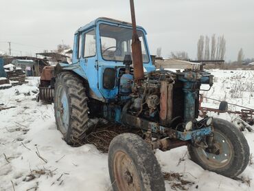 тракторы с прицепом: Мтз 80, прес подборщик "Кыргызстан" немецкий аппарат