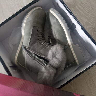 ugg lv boots: Ankle boots, 36