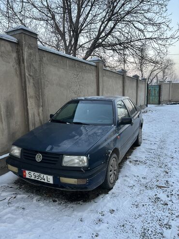 Volkswagen: Volkswagen Vento: 1994 г., 1.8 л, Механика, Бензин, Седан