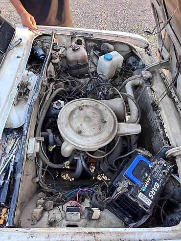 VAZ (LADA): VAZ 2106 sedan 1,6 niva matoru Xüsusiyyətlər: - Kuzov: 4 qapılı — 5