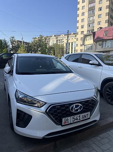 byd e2 2025: Hyundai Ioniq: 2020 г., Гибрид, Лифтбек — 1