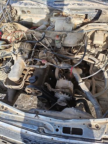 Audi: Audi 100: 1987 г., Седан — 8