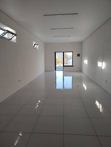 Аренда помещений свободного назначения: Сдаётся коммерческое помещение и участок (9.6 соток) в с. Кунтуу на — 3