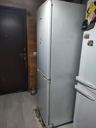 холодильник для кухни: Холодильник Beko, Б/у, Двухкамерный, 190 *