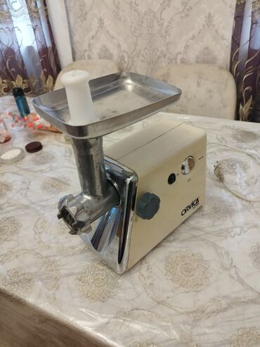 Холодильники: Мясорубка Schaub Lorenz, 240 Вт, С реверсом, Б/у