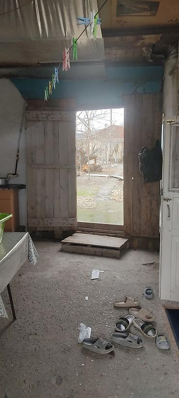 maşınla ev barter: Satılır: hasarlı həyət evi/torpaq sahəsi 8 sotdan artgdi yola yaxın — 9