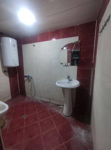 azerbaycan kiralık ev: Yasamal rayonu Əhməd Cəmil küçəsində Elmlər metrosuna 10 dəqiqəlik