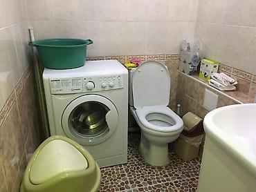 Продажа коттеджей и домов: Продаётся квартира в воронцовке(таш-дебе), есть огород 7 соток, в — 4