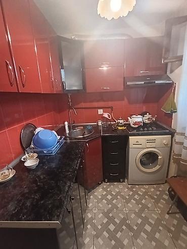 pletka istilik: Çox təcili menzil.İnşaatçilar metrosunun duz yani.Orta blok.İstilik — 4