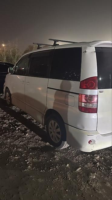 генезис авто: Toyota Noah: 2002 г., 2 л, Автомат, Бензин, Минивэн — 3