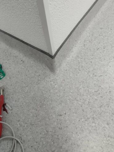 Напольные работы: Выравнивание пола, Монтаж напольных плинтусов, Стяжка пола | Линолеум, Наливные полы, Паркет Больше 6 лет опыта — 30