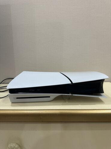 Oyun diskləri və kartricləri: Ağ rəngdə, playstation 5 slim 1tb heç bir problemi yoxdur çox