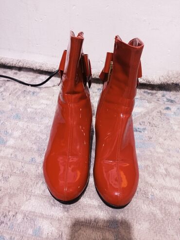 сапоги на каблуках: Сапоги, Размер: 39, цвет - Красный