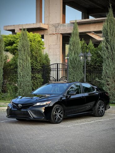 camry 70 xse: Продаю тойота камри 75 SE Год выпуска: 2021 Объем: 2.5 бензин