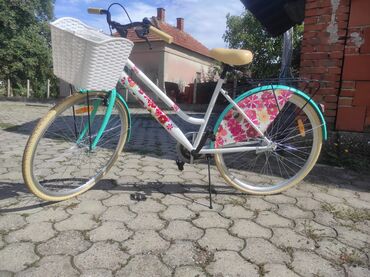 Bicikli za odrasle: Nova biciklazenska,kupljena u Rodi.
Cena fixna. Licno preuzimanje — 2