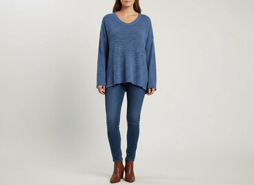 Jumpers: Women`s sweater, size XL