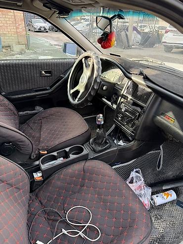 Audi: Audi 80: 1993 г., 2 л, Механика, Бензин, Седан — 7