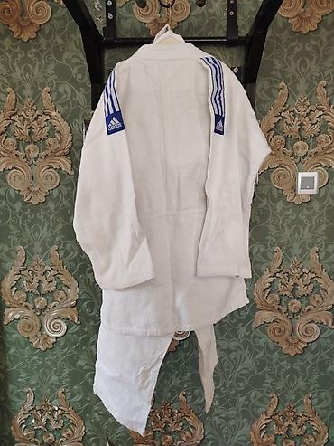 Şəxsi əşyalar: Adidas cüdo kimonosu - Brend: Adidas - Rəng: ağ, çiyin hissələrində — 2