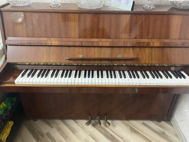 пианино рениш: Ağac korpusa malik klassik vertikal pianino. Xüsusiyyətlər: - 88