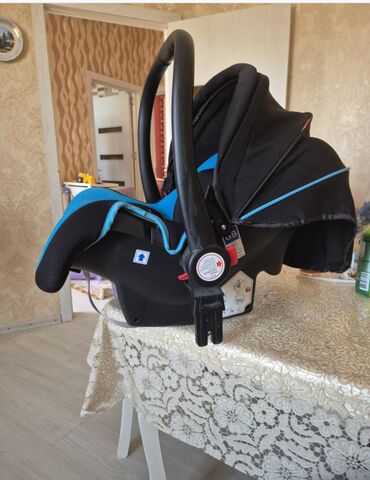 cybex pallas 2 fix avtokreslosu: Uşaqlar üçün nəzərdə tutulmuş, qara və mavi rənglərdə olan bu