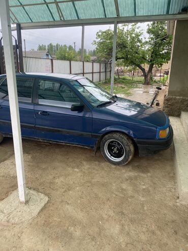 Volkswagen: Volkswagen Passat: 1989 г., 1.8 л, Механика, Бензин, Седан — 12