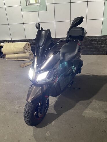 электромотоцикл купить бишкек: Скутер түрү 150 куб. см, Бензин, Жаңы
