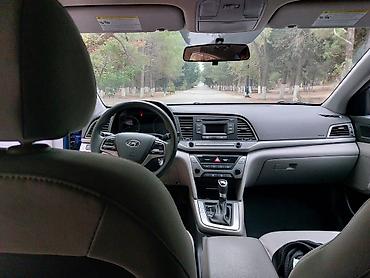 Hyundai: Hyundai Elantra: 2 l | 2017 il Sedan — 9