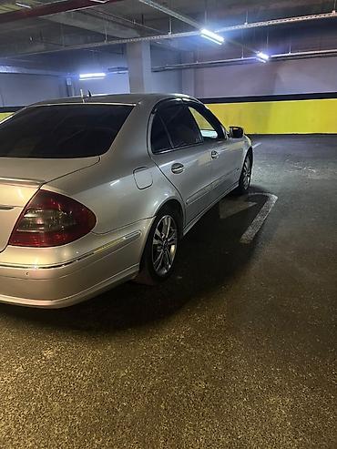 led guzgu: Mercedes-Benz E-Class: 2.2 l | 2007 il Sedan — 4